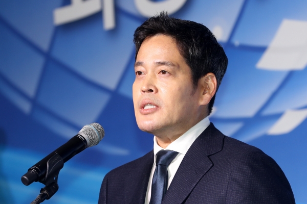 이마트 월계점 찾은 정용진 부회장, 차별화 상품 있어야 고객 발길 잡는다