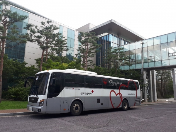 코로나 환자 증가로 혈액부족...남양유업 나주공장 임직원 40여 명 헌혈 동참