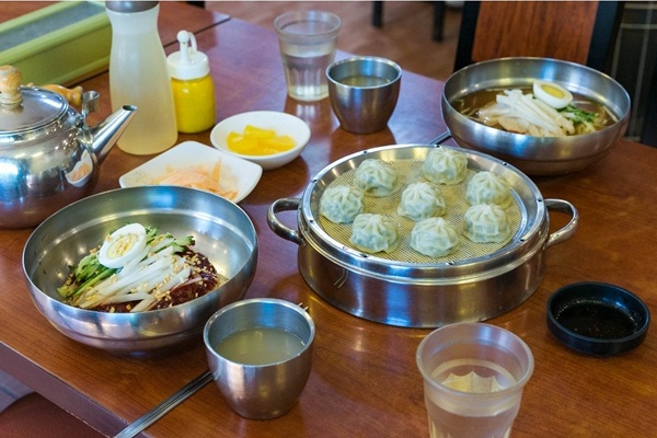 [전국맛탐방] 봄 찾아 그곳으로, 푸른 바다와 깔끔한 밀면 맛집의 도시 부산