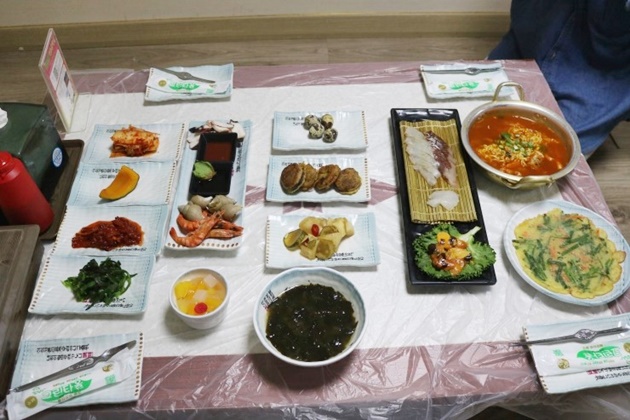 [전국맛탐방] 여름 피서지 강릉 주문진 해변 여행 그리고 신선한 맛의 대게 맛집