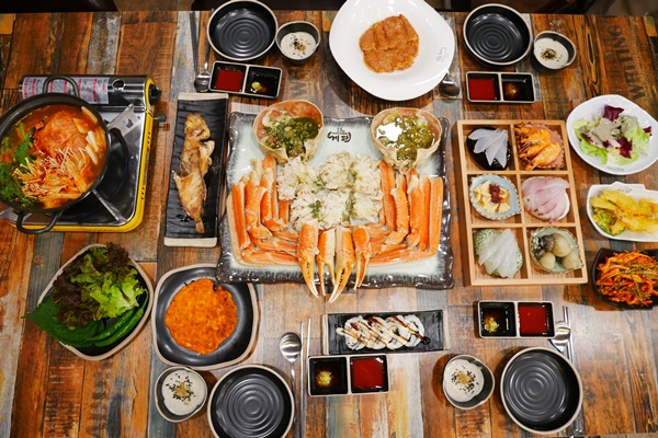 [미식산책] 수원 인계동 맛집 수원게판 명불허전의 게찜 퀄리티로 연말 회식장소 및 망년회 손님 몰려