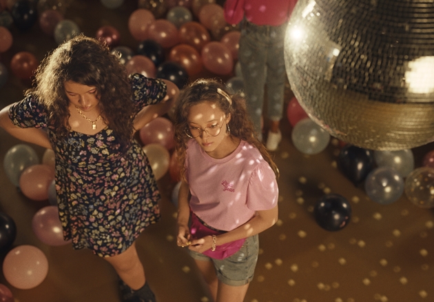 [오늘의 패션 신상] H&M X 넷플릭스 내가 사랑했던 모든 남자들에게 & 설현 코치 미니백