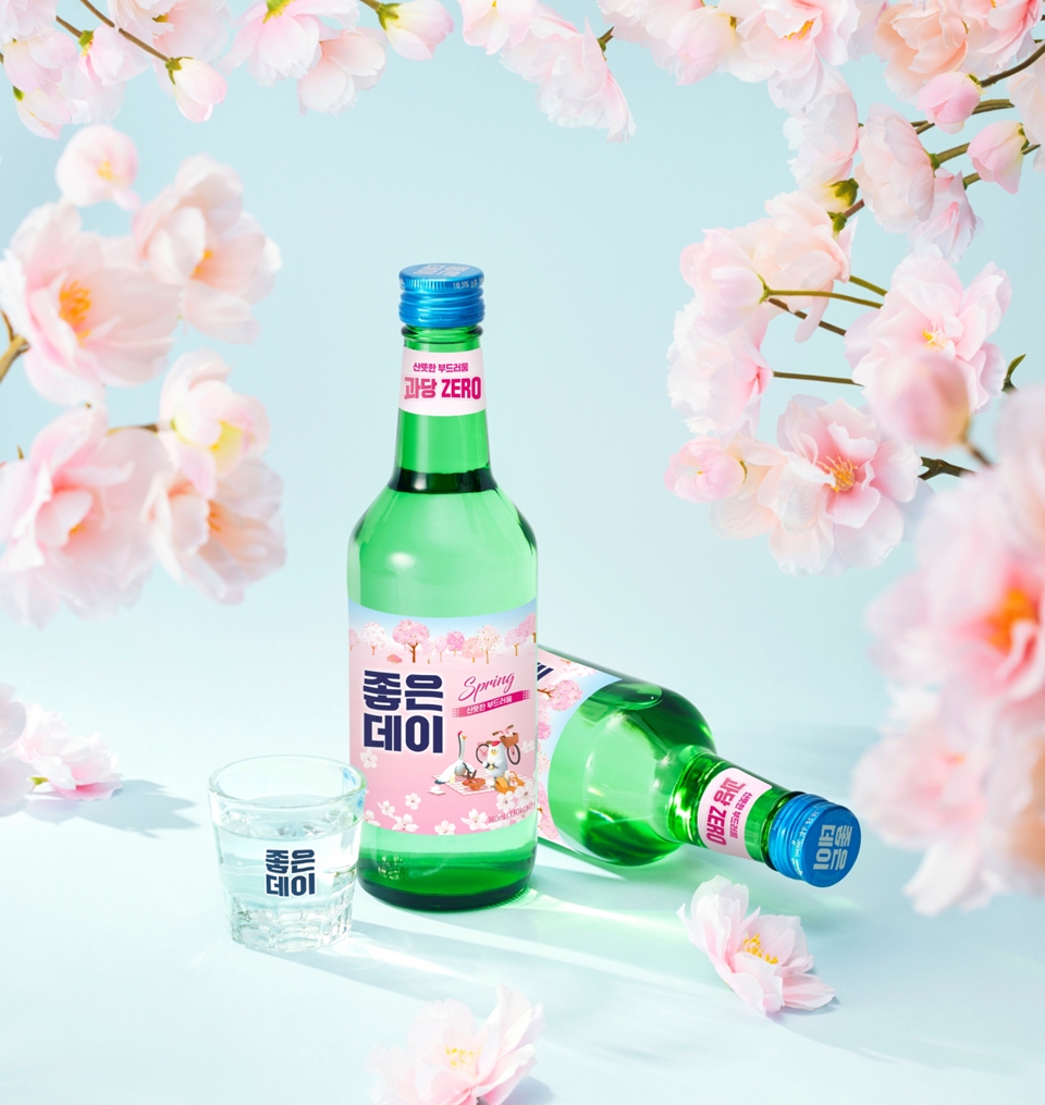 다가오는 벚꽃시즌 주류·음료업계, 봄 특수 겨냥한 상품 제안