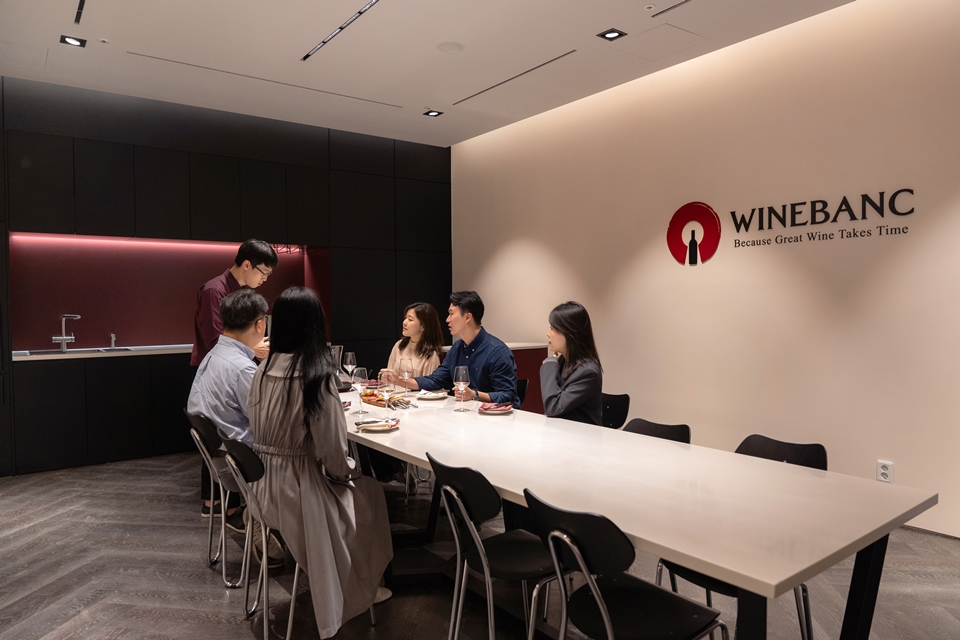 [Interview] 국내 와인 애호가들을 위한 특별한 스토리지 서비스, 와인뱅크(WINEBANC) 창립자 마이크 헤그백(Mike Hagbeck)