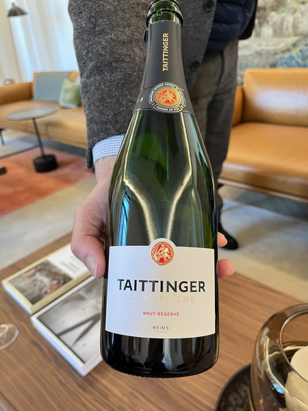 [오주석의 더블유 모먼츠]  샴페인 떼땅져(TAITTINGER)에서 삶의 향기를 발견하다
