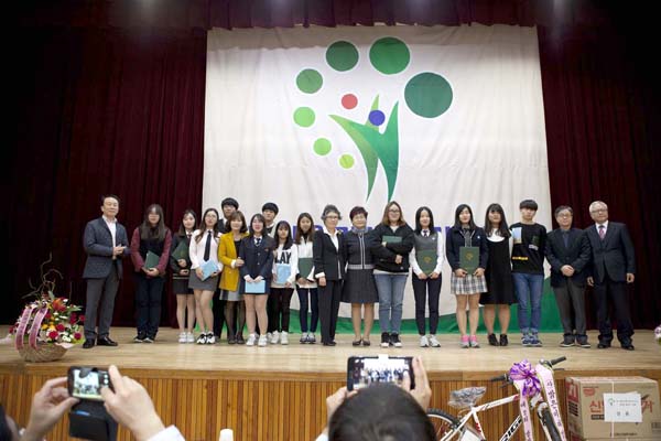 다문화와 중도입국청소년의 밝은 미래 도와요