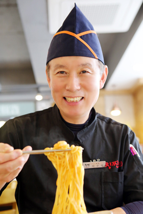 칭찐, 육즙 가득 만두와 개운한 짬뽕 맛 으뜸