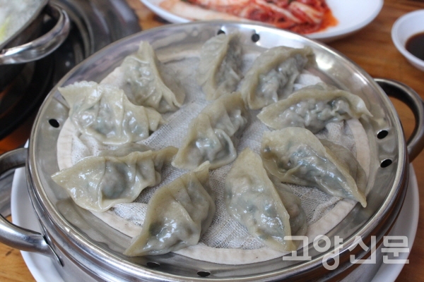 뽕잎·동충하초에 해물 듬뿍 칼국수, 맛도 건강도 으뜸
