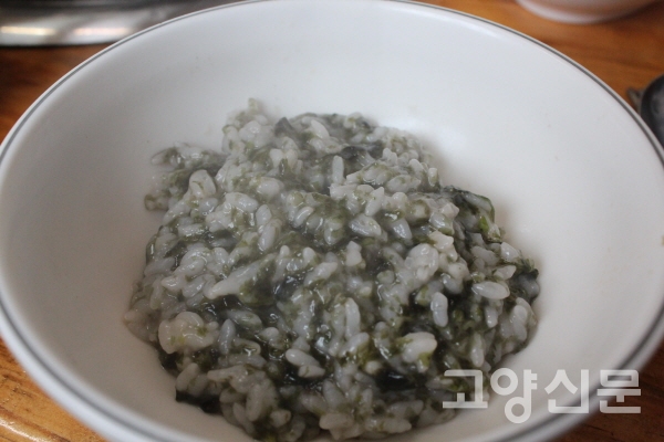 뽕잎·동충하초에 해물 듬뿍 칼국수, 맛도 건강도 으뜸