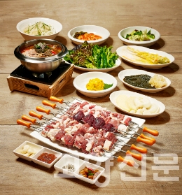 고품격 전통한옥에서 오리맛이 저절로 나네