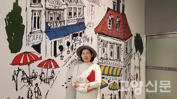 여성들의 섬세한 손길로 봉사합니다