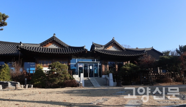 통오리밀쌈 유명한 문화 명소 너른마당