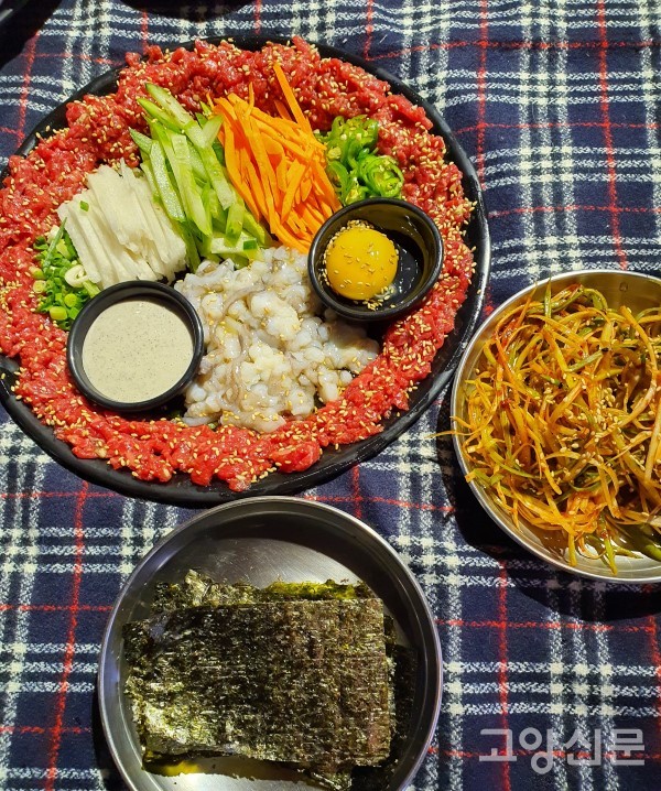        한우육회낙지탕탕이, 소갈비살이 입맛 살리네