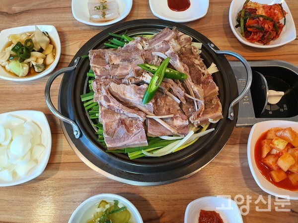 종부의 손맛으로 담아낸 흑염소 요리