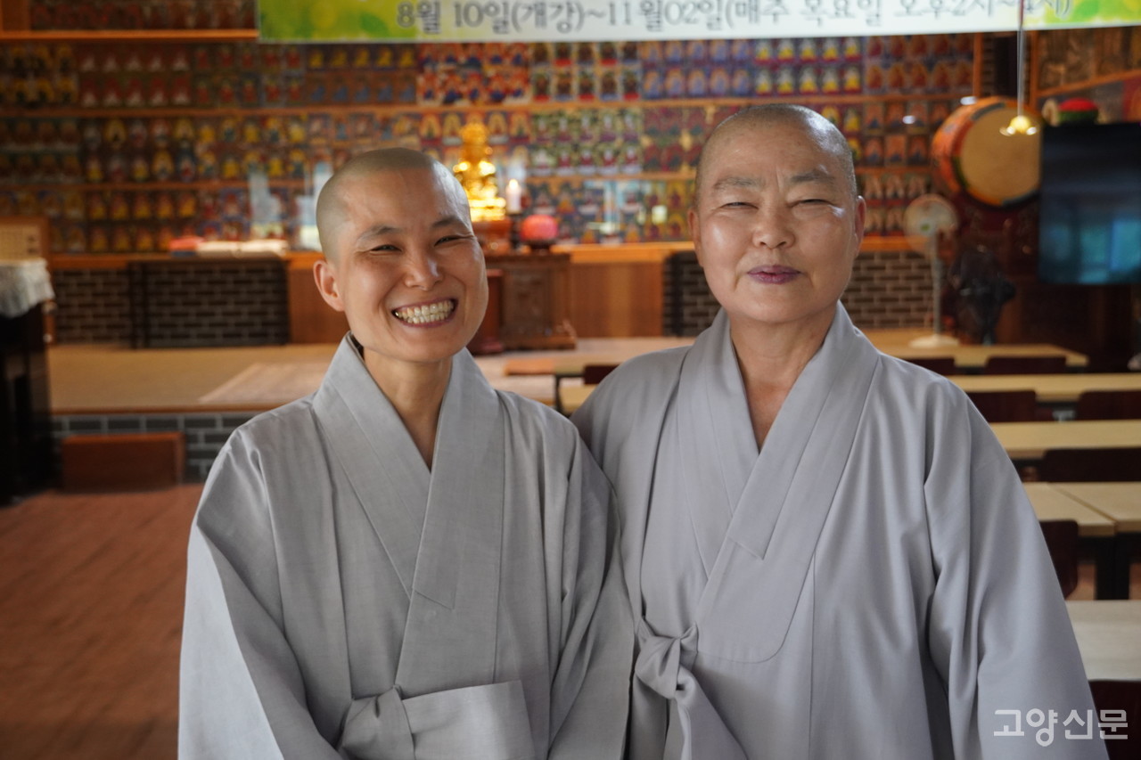 수어하는 1천점 천불만다라로 가득찬 금륜사 환경문제와 지역사회까지 관심 넓혀요
