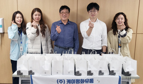 ㈜케이평화유통 6년째 간식 지원