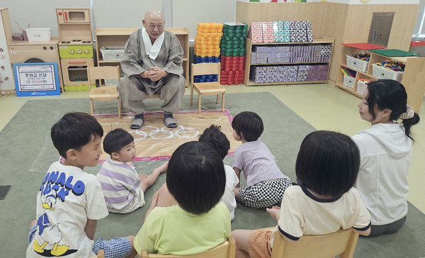 신한키즈 일산어린이집 장터 수익금 취약계층 아동 위해 기탁