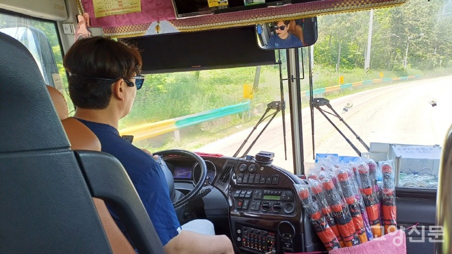 섬뜩한 용치와 귀여운 물범이 공존하는, 영토의 끝 섬