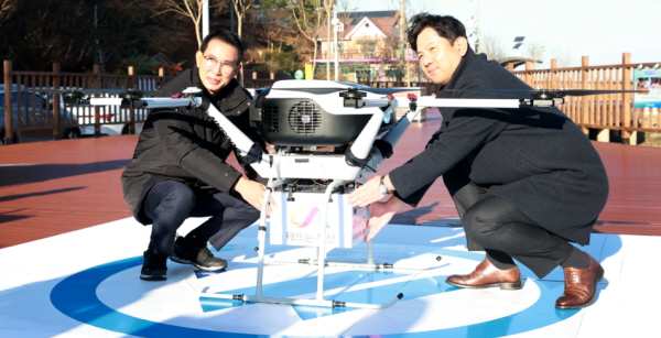 교촌치킨, 서산시와 함께 섬 지역에 치킨 드론 날렸다