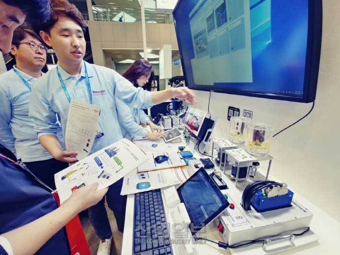 [심토스(SIMTOS) 2018] 제조 생산 복잡성, 공장자동화로 해결