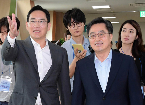 삼성 투자 보도 이재용에 방점 찍은 동아일보