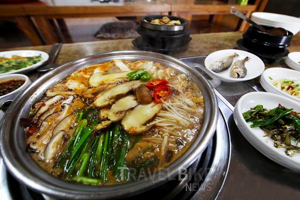 여름휴가는 찜통더위 걷어차는 봉화 청량산에서