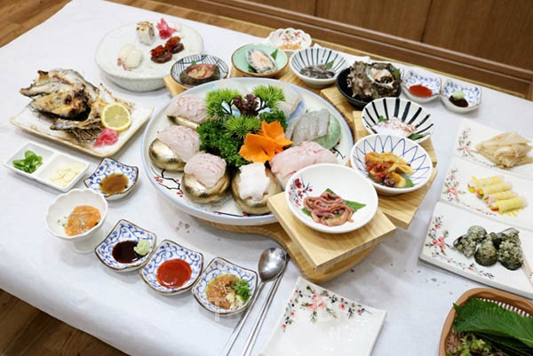 이순신 장군 만나는 역사기행, 통영맛집으로 미각투어