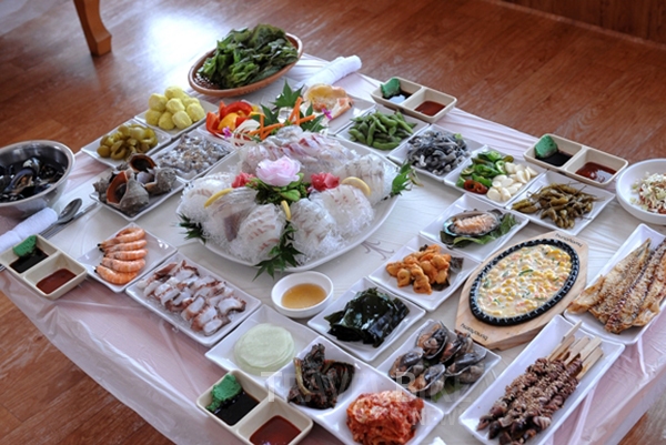 가을여행, 낭만 여수에서 만나는 푸른 밤바다, 분위기 돋우는 맛집