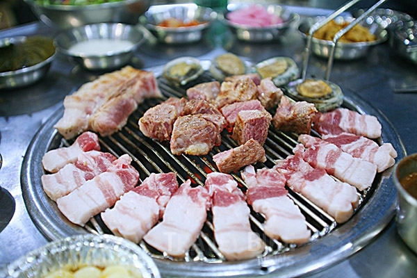 [제주여행] 겨울에 방문하는 서귀포, 중문 맛집에서 만나는 흑돼지 요리