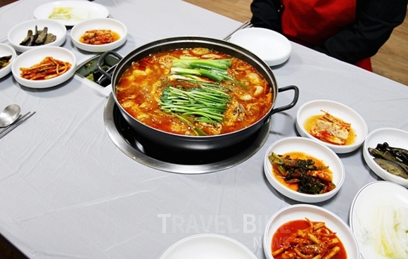 주말여행, 경기도 가평에서 낭만 데이트 즐기고 맛집 방문