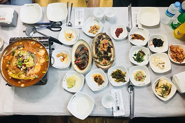 태안의 향토음식점 딴뚝통나무집식당, 특허받은 원조 게국지 안면도 맛집