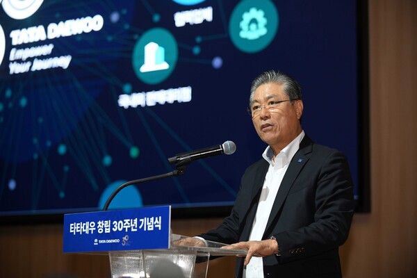 AI로 부활한 김우중 회장…타타대우모빌리티, 30주년 행사 성료