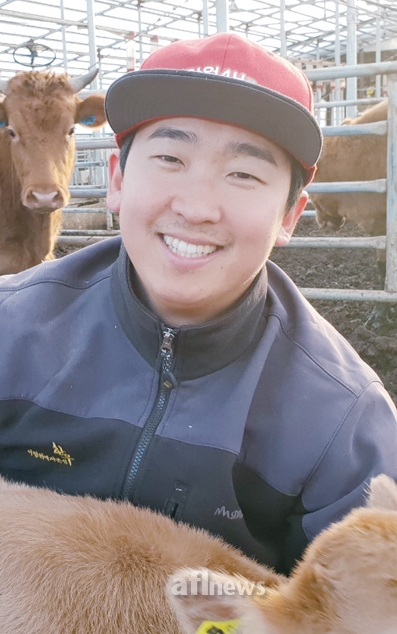 한우 청년농들과 새로운 기술·시도 결과 시시때때로 공유하죠