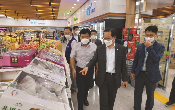 수해지역 농산물 특판전…농업인에 희망 전해