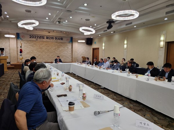 한돈협회 등 생산농가, 금리 무이자 인하 등 요구
