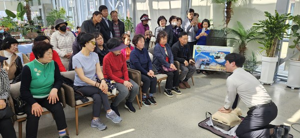 능주농협, 로컬푸드복합문화센터서 심폐소생술 교육 실시