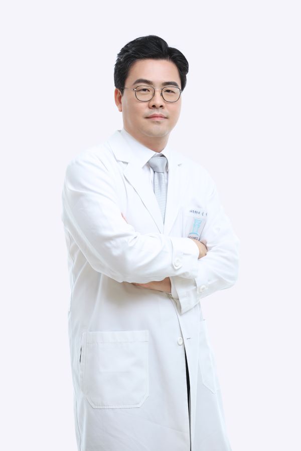 졸린 듯한 눈 자연유착법 쌍꺼풀, 성형은 본인이 해야 하는 이유와 목적 분명해야 [김준형 원장 인터뷰]