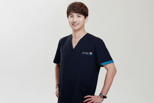봄 날에 생기 넘치는 피부, 4세대 스킨부스터 줄기세포 배양 엑소좀주사란? [조재환 원장 칼럼]