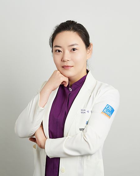 대인기피 부르는 다한증, 어떻게 치료할까? [박현정 원장 칼럼]