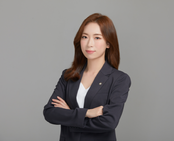 배우자 외도로 이혼, 양육권•재산분할 문제에 현명히 대처하는 법 [조아라 변호사 칼럼]