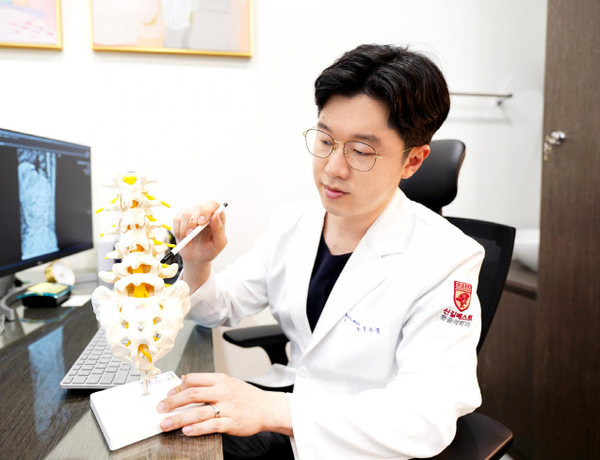 허리디스크, 젊다고 안심할 수 없어…잘못된 자세 주의해야 [정우준 원장 칼럼]