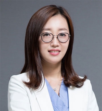 눈밑꺼짐으로 인한 다크서클, 필러 선택 시 주의사항은? [나수정 원장 칼럼]
