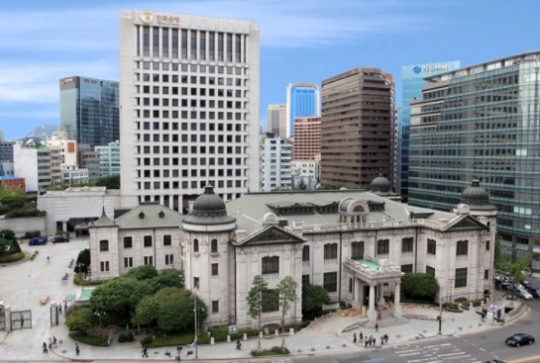 한국은행, "국내 기관 해외투자 2,200억 달러 돌파"