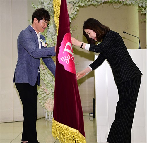 프랜차이즈 미용학원 아름다운사람들 뷰티스쿨 대표이사 이취임식 진행