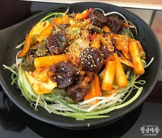 청년다방 순볶이, 침샘 강타...야식계 강타할 신메뉴 비주얼