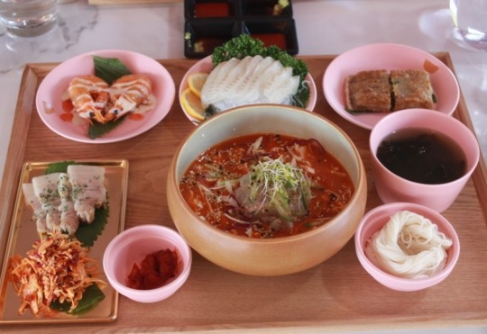 속초 골드보울, 보기만 해도 침샘 폭발...시원한 여름의 맛