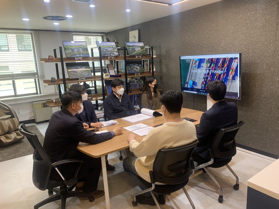 차세대 원스톱 물류센터를 디자인하는 더케이피엠(THE KPM)