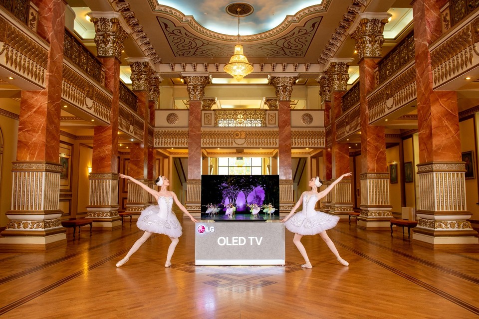 LG 올레드TV, 카자흐스탄 국립극장서 발레·오페라 공연과 함께 빛난다