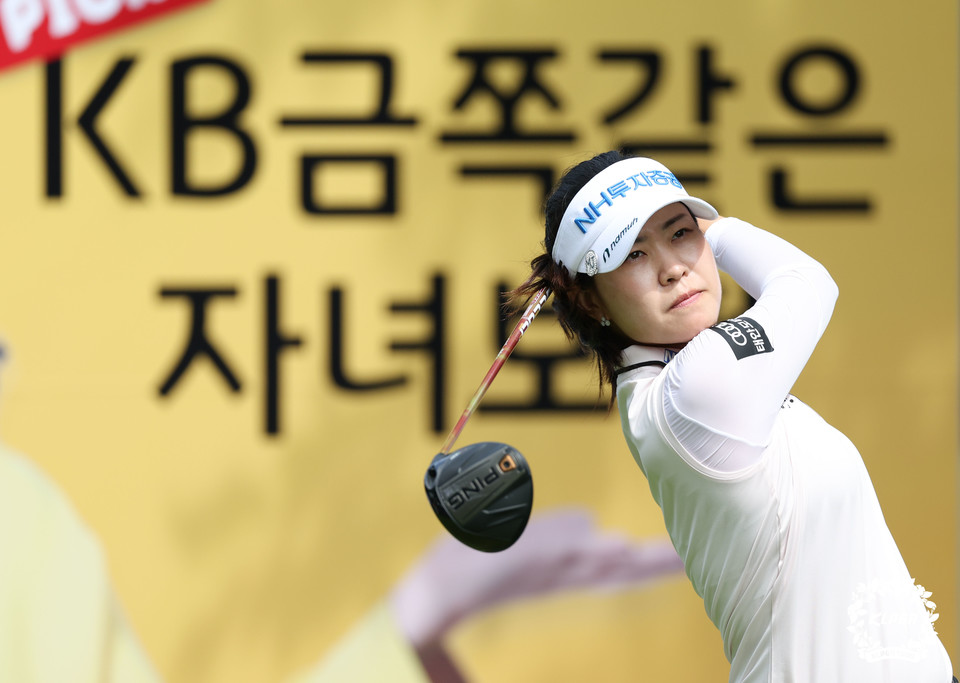 박민지, KB금융 스타챔피언십 1R 공동 1위...시즌 4승 도전