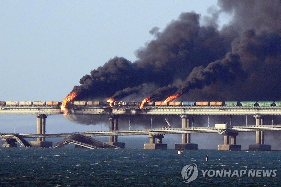 푸틴 역작 러 점령 크림대교서 大폭발 사건...3명 사망